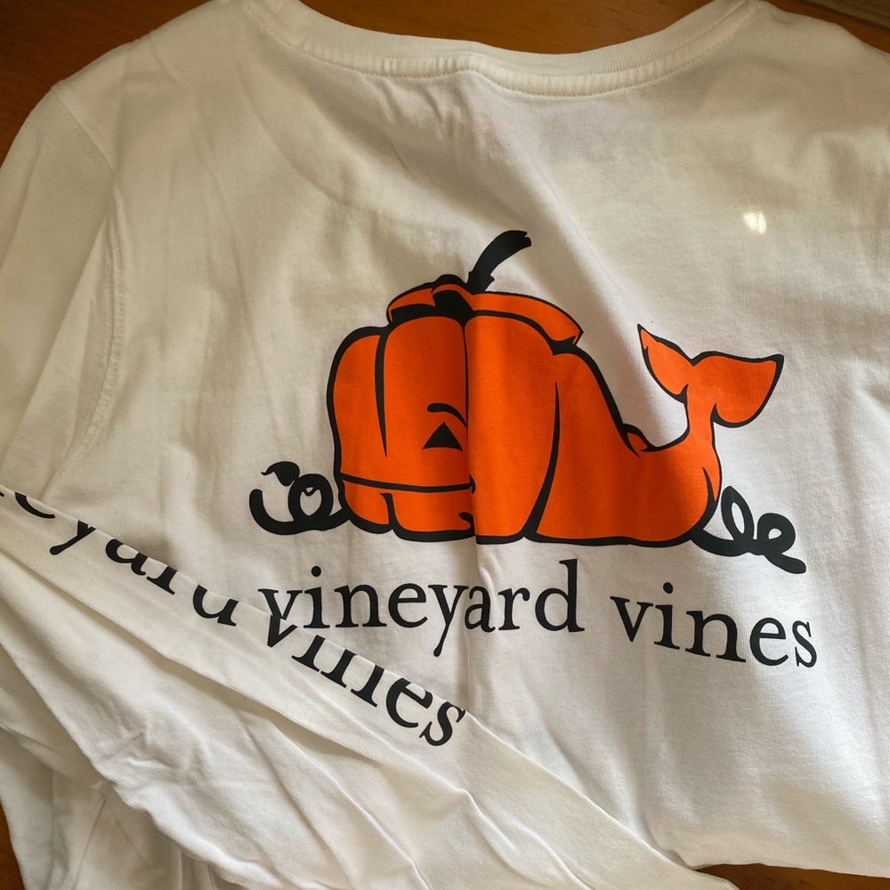 Vineyard Vines Graphic Tee Women’s Size Medium